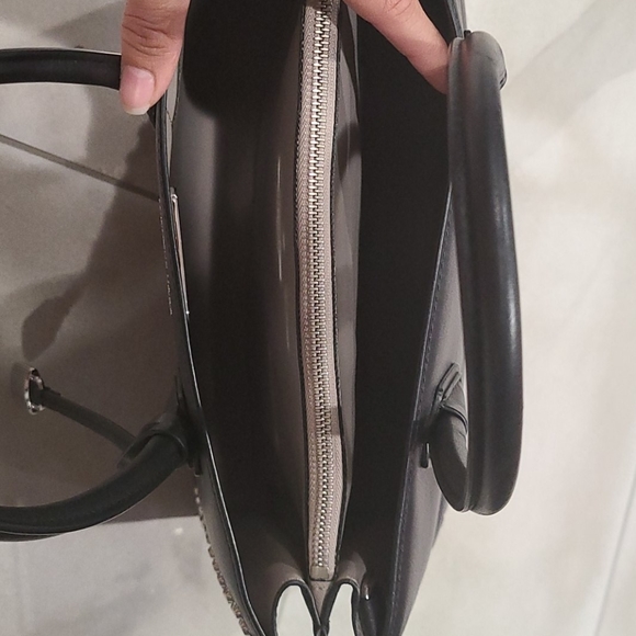 Micheal kors purse - Picture 5 of 10